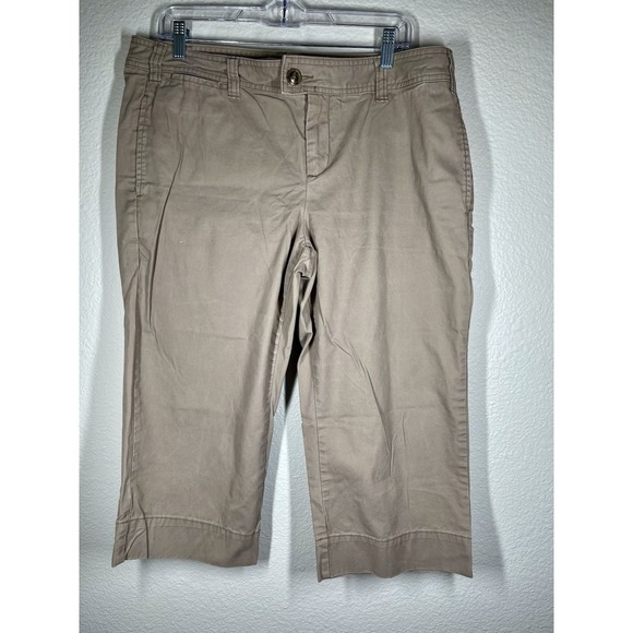 GAP Pants - Gap Womens  Favorite Khaki Capri Pants Size 14 Tan Normcore Cotton Preppy